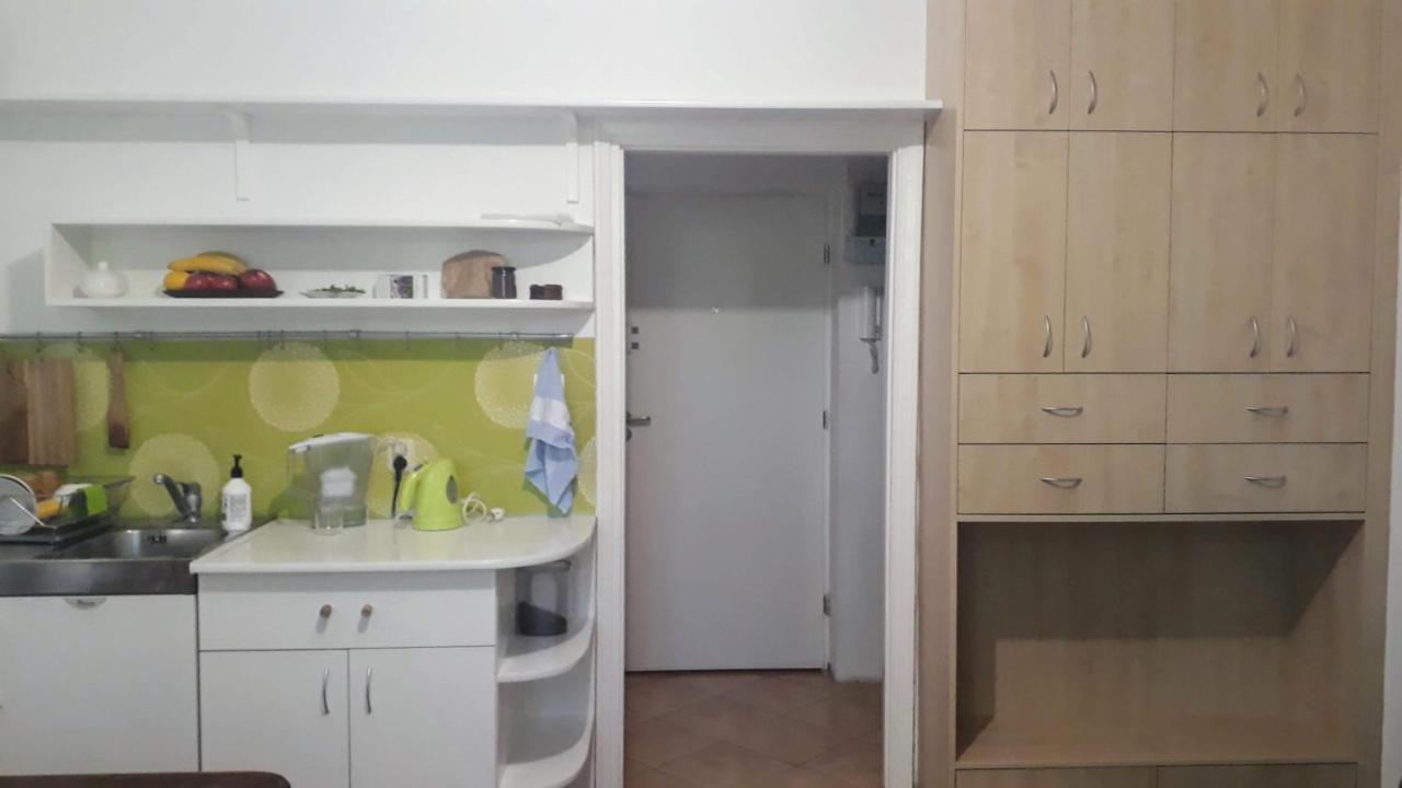 Kawalerka Na Starym Zoliborzu Apartman Varsó Kültér fotó