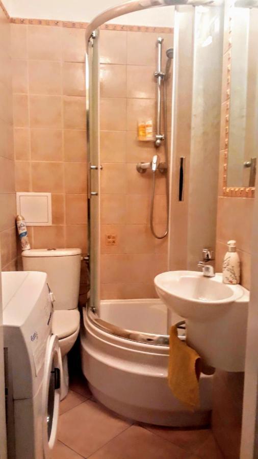 Kawalerka Na Starym Zoliborzu Apartman Varsó Kültér fotó