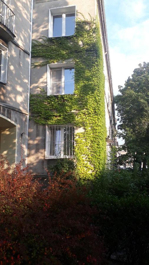 Kawalerka Na Starym Zoliborzu Apartman Varsó Kültér fotó