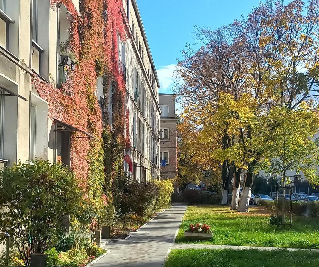 Kawalerka Na Starym Zoliborzu Apartman Varsó Kültér fotó